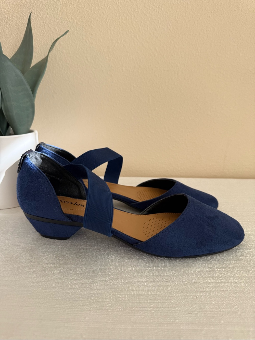 New Comfort Camilla View Microfiber Women's Navy Low Heel Strap Flats